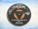 Johnnie and Joe - Over The Mountain.. 1958 UK 45