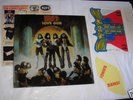 1977 KISS LOVE GUN with Paper Gun LP NBLP-7057