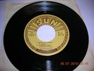 Elvis Presley Sun 45 That's All Right / Blue Moon