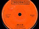 B O S S - SKINHEAD REGGAE - Kingstonians - Mix It Up ??