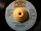 Crossover Soul 45 RONNIE McNEIR Different Kind Of Love