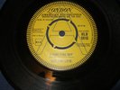 (IT'S A) MARSHMALLOW WORLD/ A FINE FINE  - DARLENE LOVE