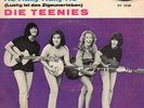 Sg . -    DIE TEENIES   -  EIN ROSAROTES KLEID   -