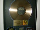 PEARL JAM VITALOGY RIAA GOLD AWARD PRESENTED TO EDDIE VEDDER
