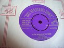 NM UK GOLD HMV 45 - ALMA COGAN - IN THE MIDDLE OF THE HOUSE - FACTORY SAMPLE