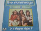 THE RUNAWAYS: Cherry Bomb   RARE FRENCH PS   mp3   PUNK KBD GLAM Kim Fowley