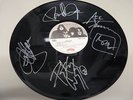 KISS DYNASTY  SIGNED VINYL ALBUM  LP RECORD