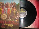 BEATLES SGT PEPPER YELLOW & BLACK MONO PMC 7027 FOOL+ CUTOUT COMPLETE EXCELLENT