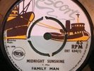 FAMILY MAN (Aston Barrett)-MIDNIGHT SUNSHINE PAMA ESCORT 45 EX+ LISTEN 