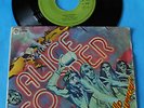 ALICE COOPER - HELLO HURRAY/GENERATION LANDSLIDE - RARE DIFF.YUGOSLAV PS 7