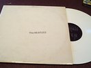 BEATLES WHITE ALBUM 2 LP WHITE VINYL WITH 4 PHOTOS AND POSTER VERY RARE NM VINYL