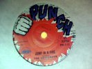 REGGAE 45 THE VOICEROYS JUMP IN A FIRE / GIVE TO GET PUNCH