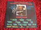 Elton John - Dont shoot me... LP inn Sleeve signed by Elton John & Band
