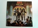 Kiss Love Gun With Paper Gun