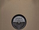 78  LEE TULLY  AROUND THE WORLD WITH ELWOOD PRETZEL  LONDON UK 78