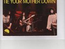 queen - 45 tours sp tres rare pressage francais  tie your mother down