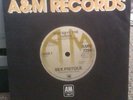Sex Pistols : God Save The Queen / No Feeling  7