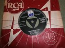 Elvis Presley - All Shook Up / Heartbreak Hotel - UK 7