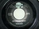 RARE SURF 45. MOONGOONERS-MOONGOON TWIST/WILLIE & THE HAND JIVE/DONNA 1373