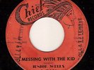 R&B Mod 45 JUNIOR WELLS Messing with the kid CHIEF Hear