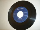 RB / DOO-WOP GRP 45 RPM  - DANNY/JUNIORS - AT THE HOP - SINGULAR - 711