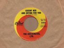 Checkmates Ltd - Kissin Her & Crying For You / I Can Hear The Rain - Capitol