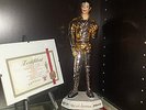 OFFICIAL MICHAEL JACKSON 24 CARAT GOLD & PLATINUM PORCELAIN STATUE UN SIGNED