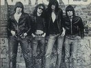 RAMONES 