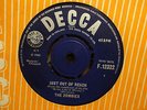 ZOMBIES JUST OUT OF REACH / REMEMBER YOU ORIGINAL UK 1966 DECCA 45 F.12322 MINT