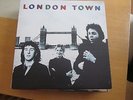 WINGS LONDON TOWN LP UK PRESSING NEAR MINT WITH POSTER -2/-1