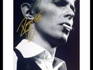 VERY RARE - DAVID BOWIE - ROCK LEGEND - ORIGINAL HAND SIGNED AUTOGRAPH
