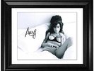 *RARE - AMY WINEHOUSE - MUSIC LEGEND - HAND SIGNED ORIGINAL AUTOGRAPH