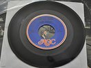 joe hicks I gotta be free b/w don't it make you feel funky AGC northern soul