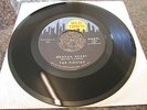 Northern Soul / R&B----THE FIESTAS--Broken Heart-----