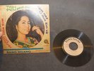 South Vietnamese Record 45: NHUNG DOI HOA SIM - SANG NGANG - Phuong Dung