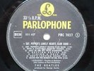 THE BEATLES: Sgt Pepper's Lonely Hearts Club Band   PARLOPHONE PMC 7027   type 1