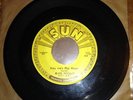 Elvis original Sun 45 Baby Lets play house with push marks