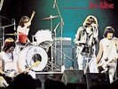THE RAMONES - IT'S ALIVE  (2 VINYL LP)  27 TRACKS PUNK ROCK  Near Mint