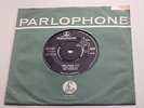 THE BEATLES ORIG 1963 UK 45 SHE LOVES YOU EXCELLENT NR MINT