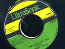 1335 RONNIE DAVIS-RUN AROUND GIRL-ULTRASONIC-1979 REGGAE 45 7