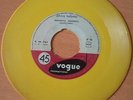 Johnny hallyday 45t juke box jaune  vogue 45-741  EN L'ETAT
