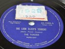 The TOKENS - 78 RPM BRAZIL on EX- =============DIFERENT of elvis presley lp mono