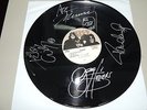 KISS SIGNED DYNASTY VINYL  LP ALBUM