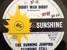 RUNNING JUMPING STANDING STILL - DIDDY WAH DIDDY - OZ SUNSHINE LABEL GARAGE 45
