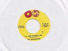 THE MARVELETTES I'LL KEEP HOLDING ON TAMLA 45RPM
