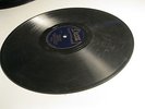 LOUIS ARMSTRONG DECCA 78 RECORD LA VIE EN ROSE / C'EST SI BON 27113 UNTESTED