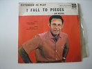 Jim Reeves  EP I fall to pieces / Young hearts // Blue Bay / Theme of love