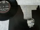 Stiff little fingers, rare punk, signed, gotta gettaway, suspect device. A1 B1