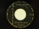 The Mellow Tones 45 FATHERS CHILDREN / LONG WAY FROM HOME  Bilesse G+ female qt.