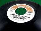 David Bowie -Deram Promo 45 RPM - Rubber Band / There Is A Happy Land  - NICE 